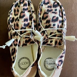 Hey Dudes - Leopard Rose